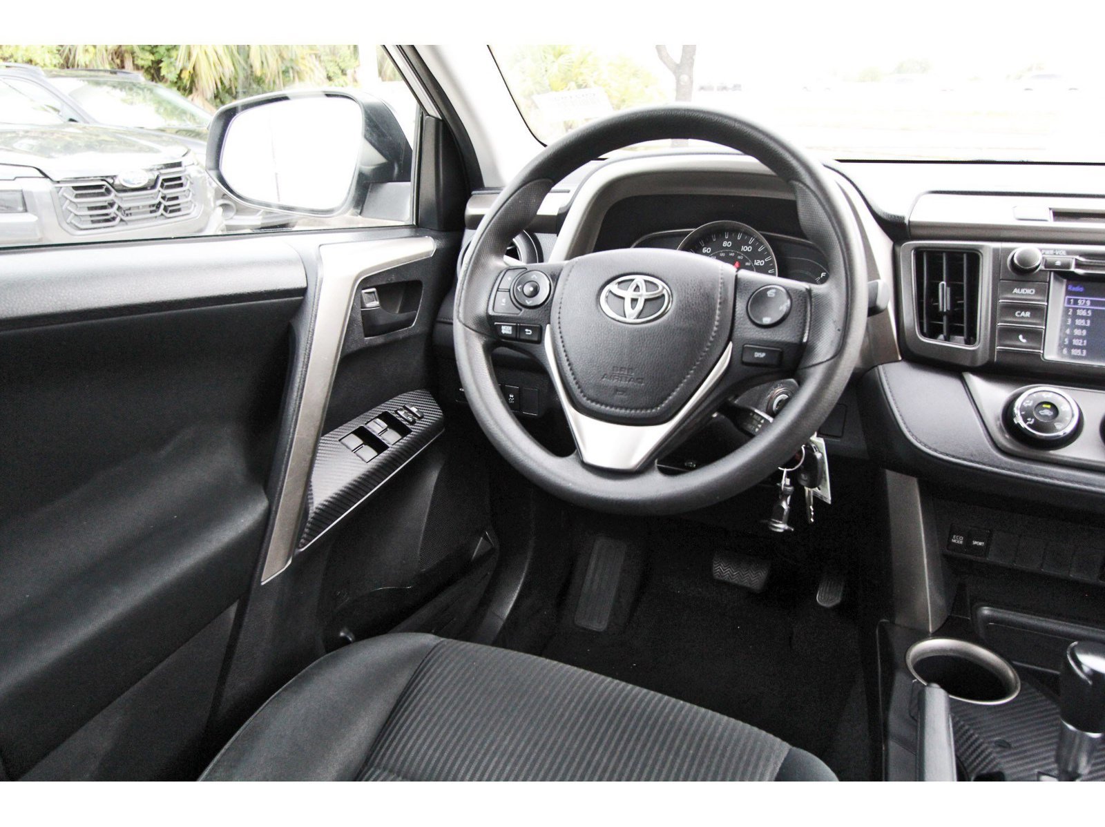 Used 2015 Toyota RAV4 LE FWD image 8