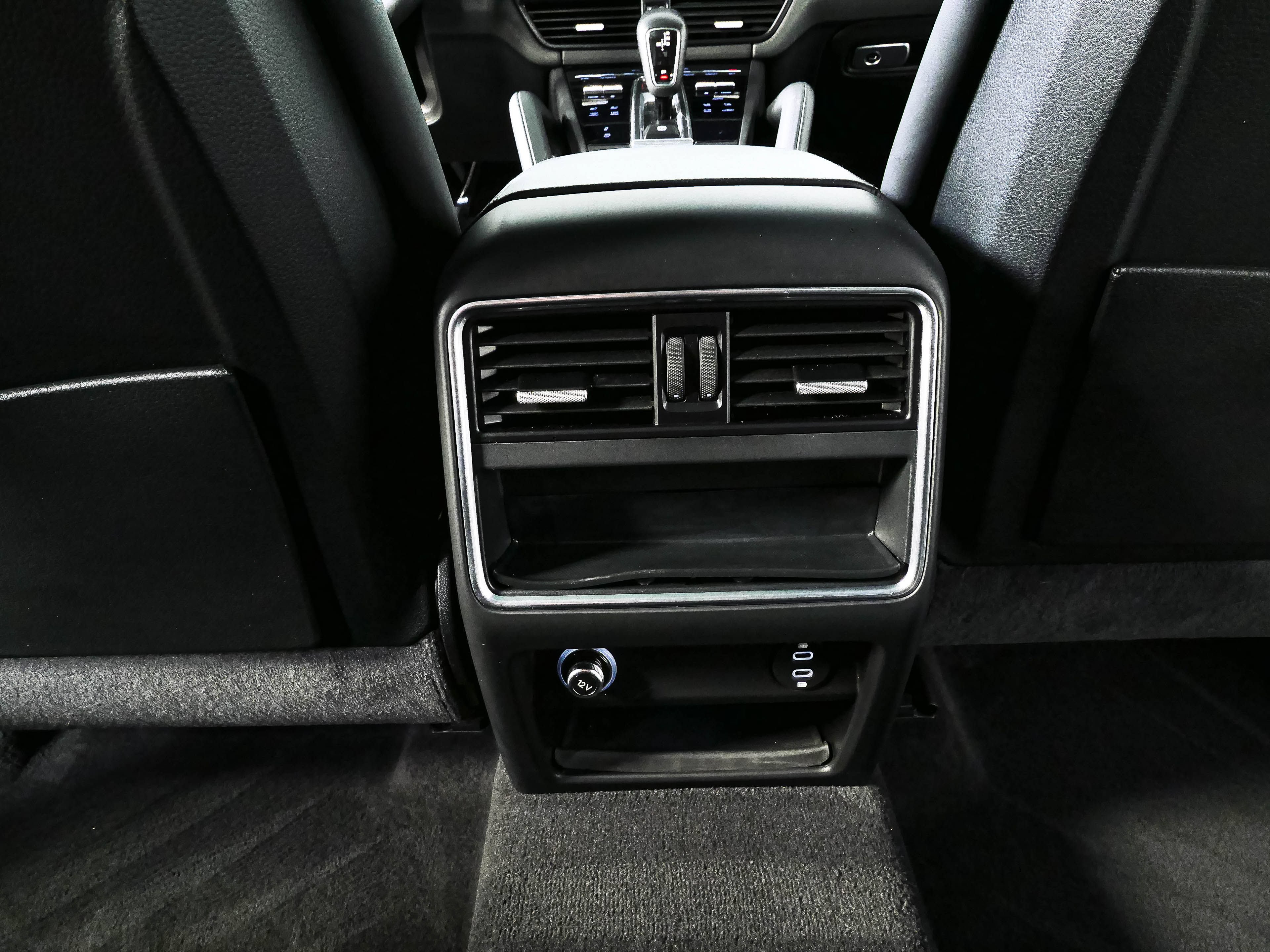 Certified 2022 Porsche Cayenne Coupe AWD/4WD image 22