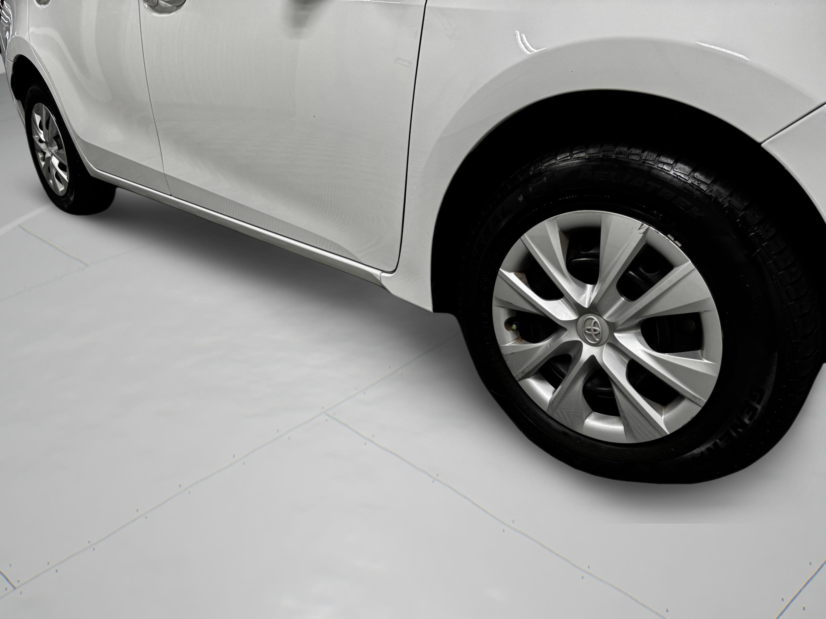 Used 2019 Toyota Corolla L image 42
