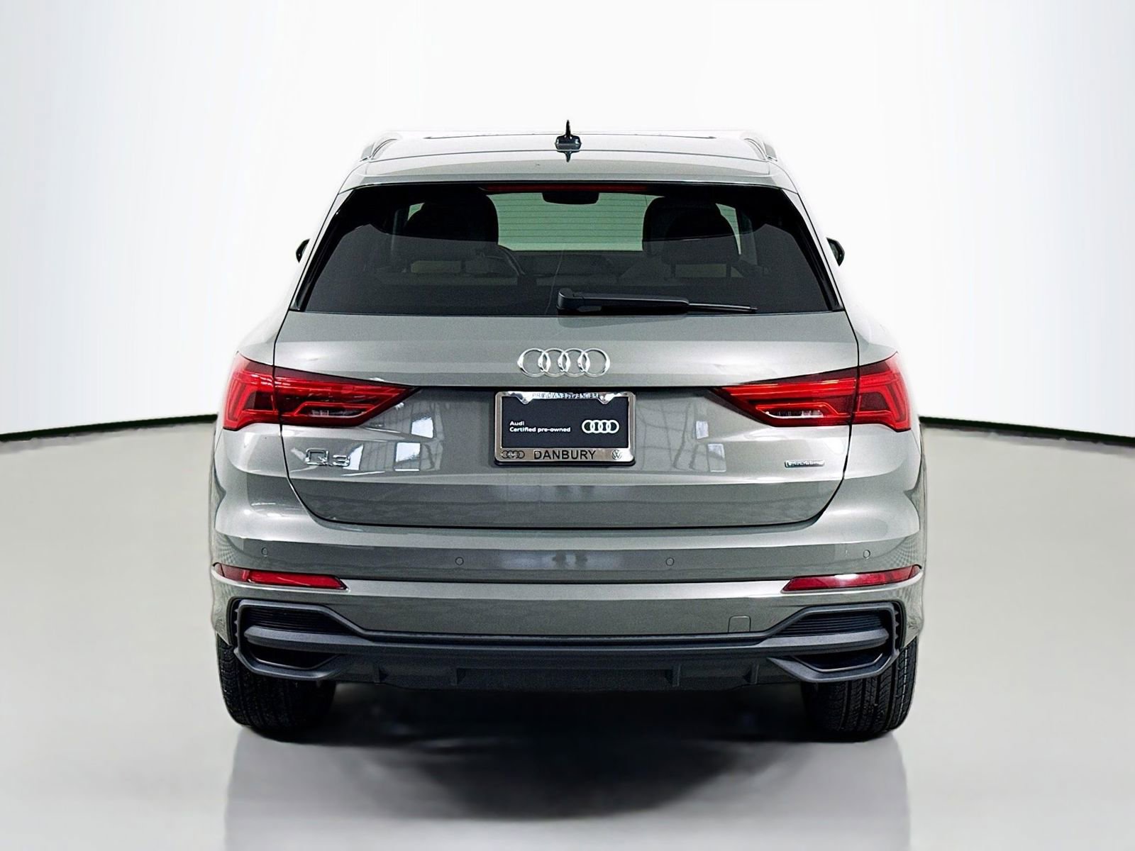 Used 2023 Audi Q3 2.0T Premium w/ Convenience Package AWD/4WD image 10