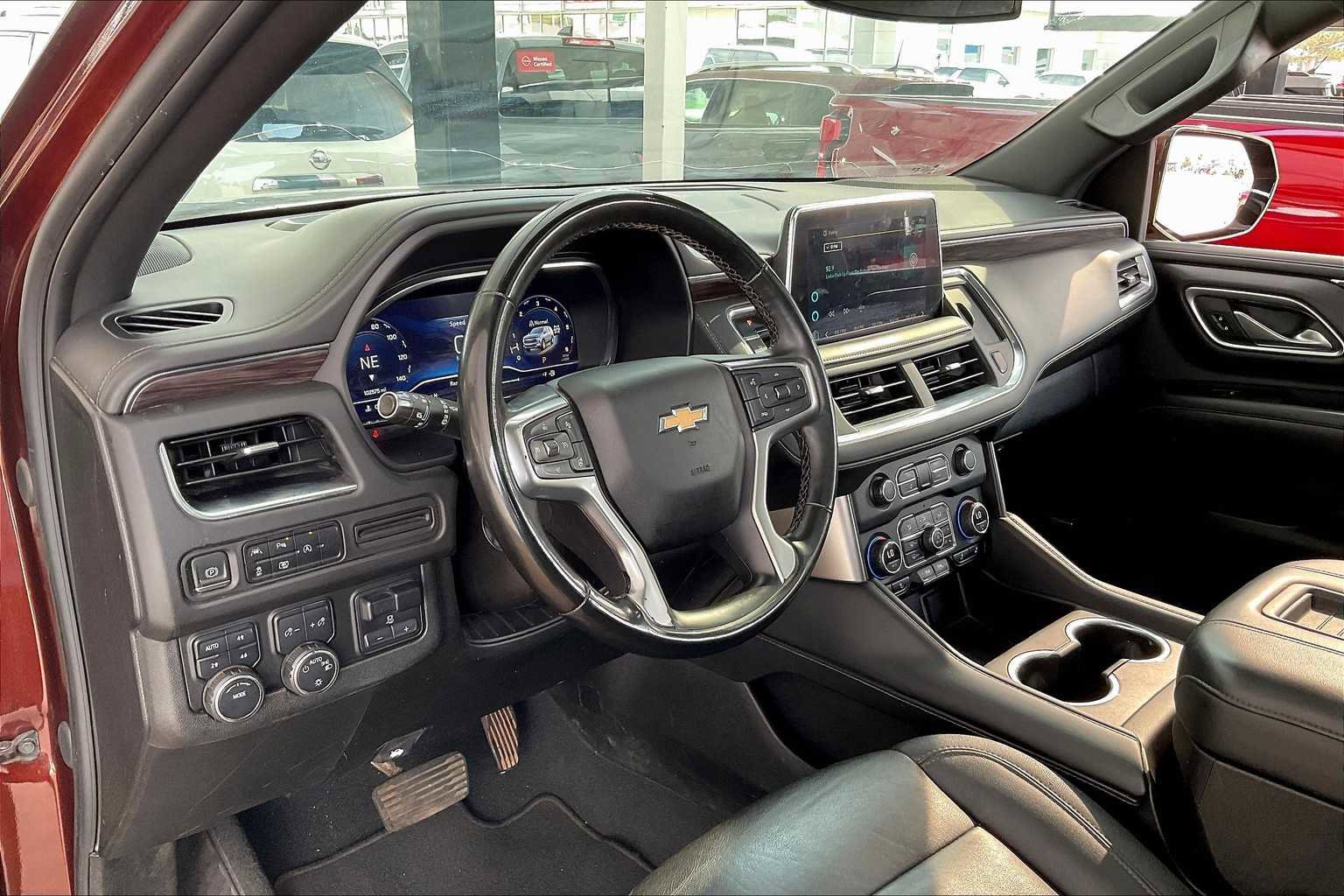 Used 2023 Chevrolet Suburban LT w/ LT Signature Package image 17