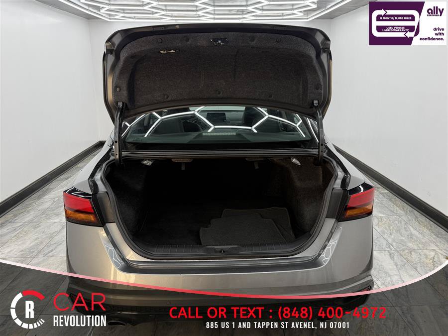 Used 2023 Nissan Altima 2.5 SR FWD image 6