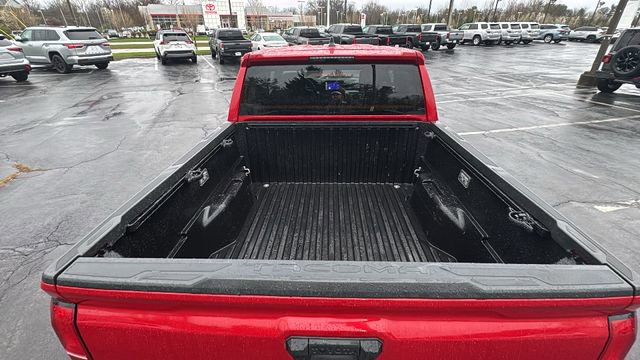 Used 2025 Toyota Tacoma TRD Sport AWD/4WD image 36