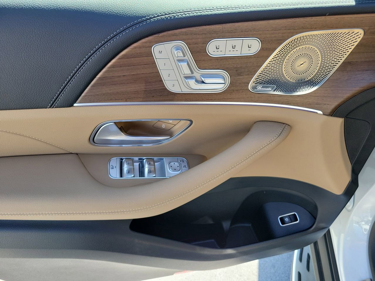 New 2026 Mercedes-Benz GLS 580 4MATIC image 21