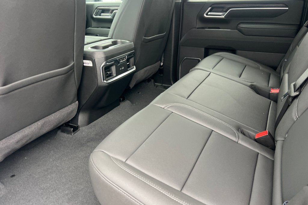 New 2026 GMC Sierra 3500 SLT w/ SLT Convenience Package image 9