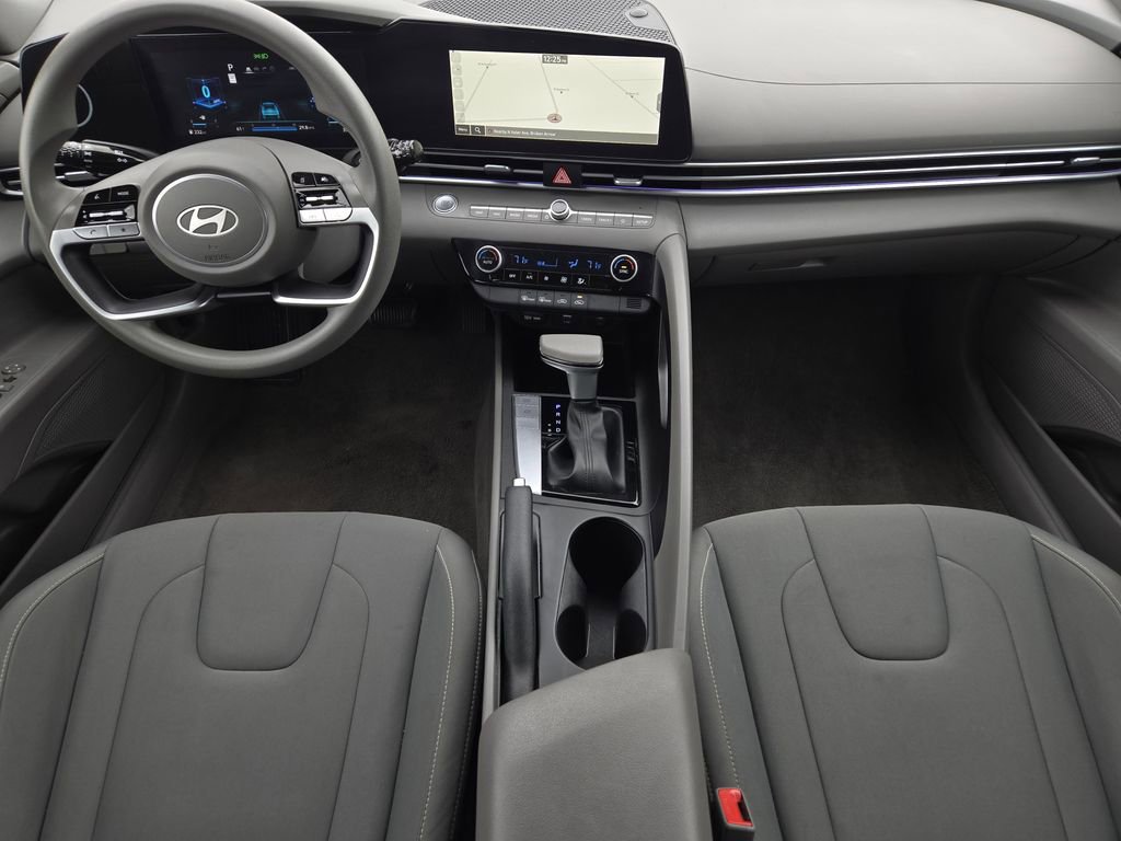 Used 2024 Hyundai Elantra SEL image 30
