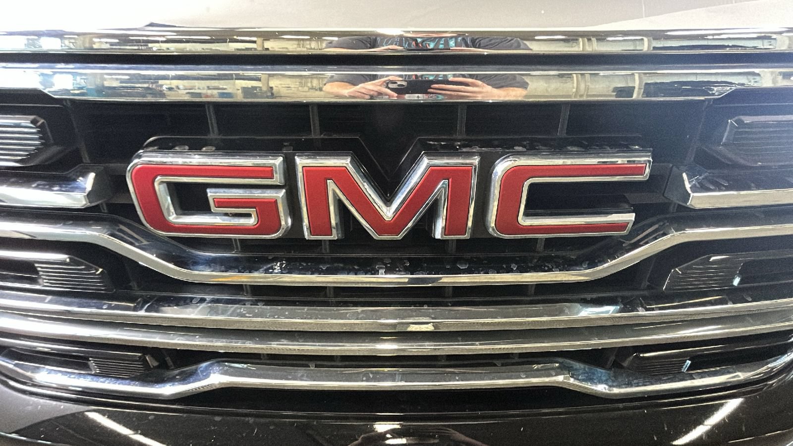 Used 2024 GMC Sierra 1500 SLT AWD/4WD image 10