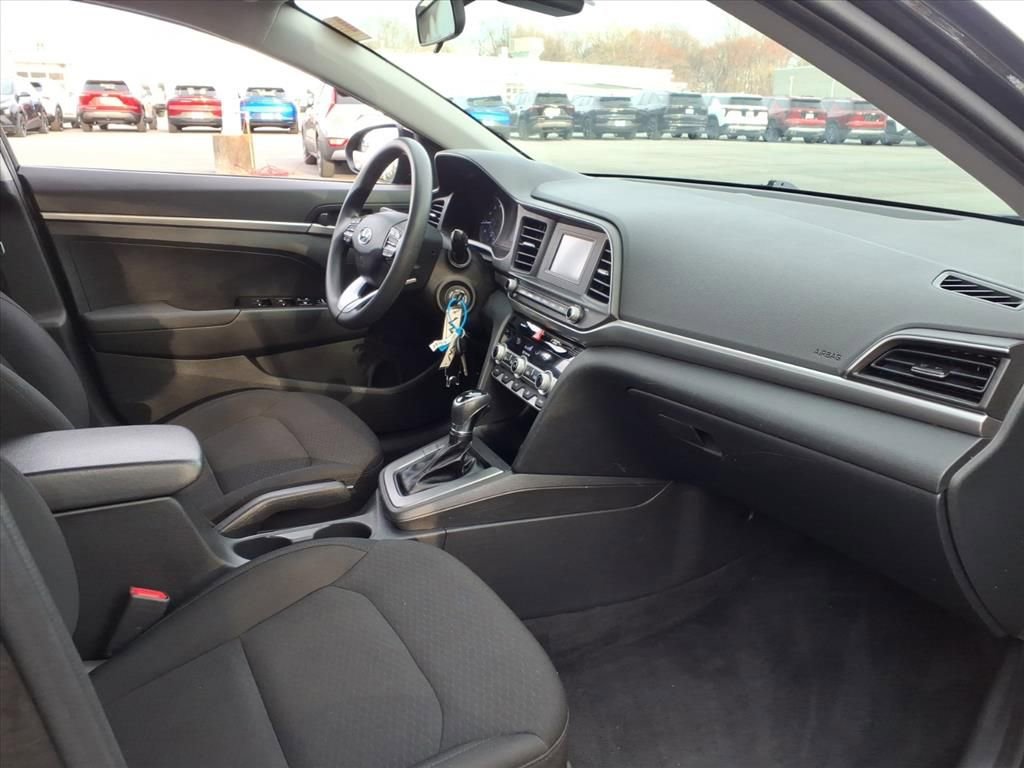 Used 2020 Hyundai Elantra SE w/ Cargo Package (C1) image 19