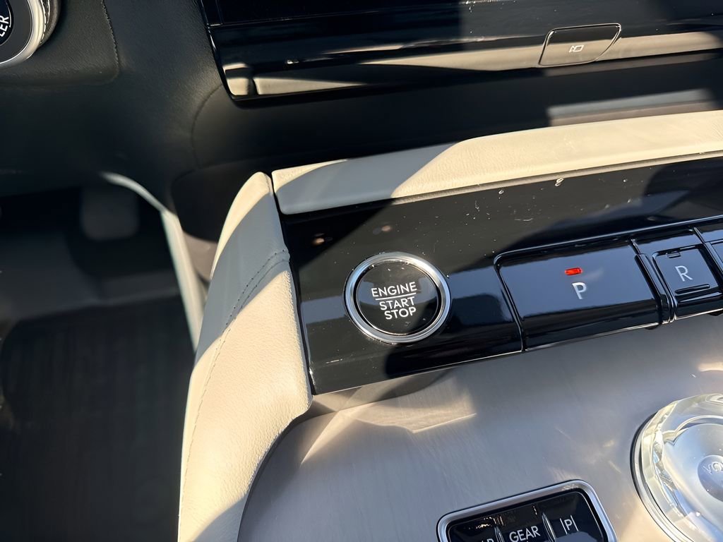 Used 2025 Lincoln Navigator L Reserve image 23