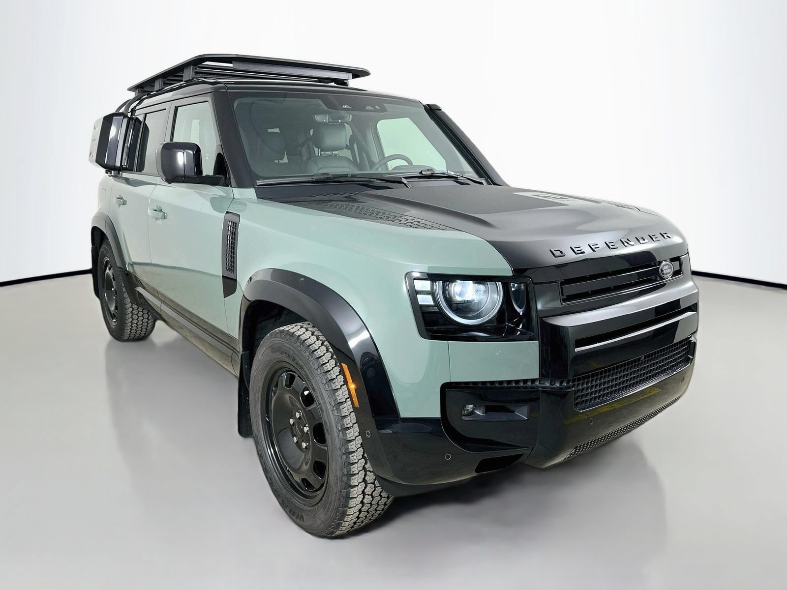 New 2026 Land Rover Defender 110 Trophy Edition AWD/4WD image 3