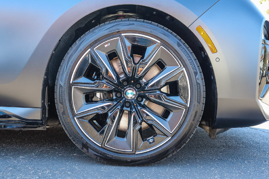 Used 2026 BMW i7 xDrive60 AWD/4WD image 9