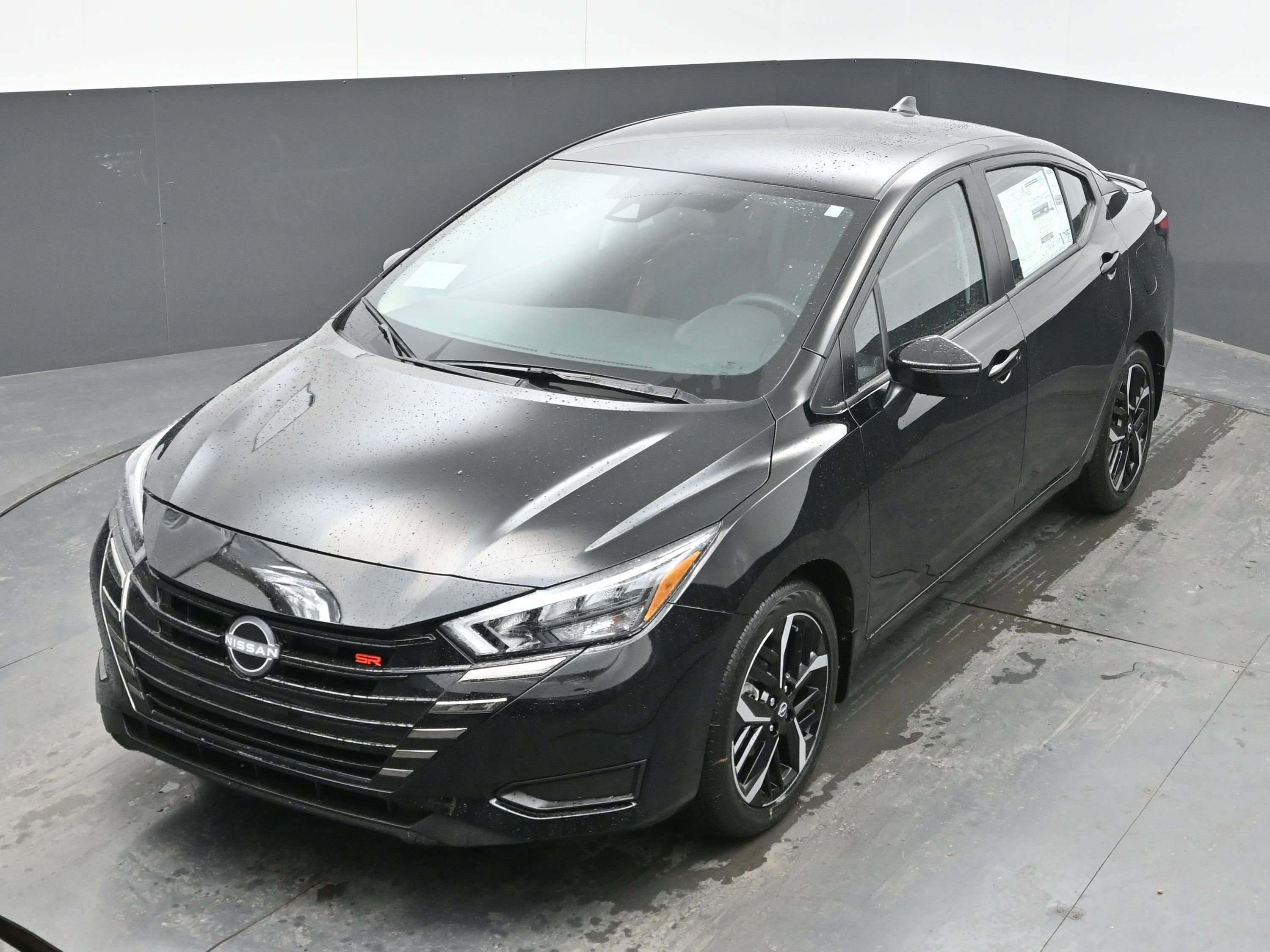 New 2025 Nissan Versa SR image 32