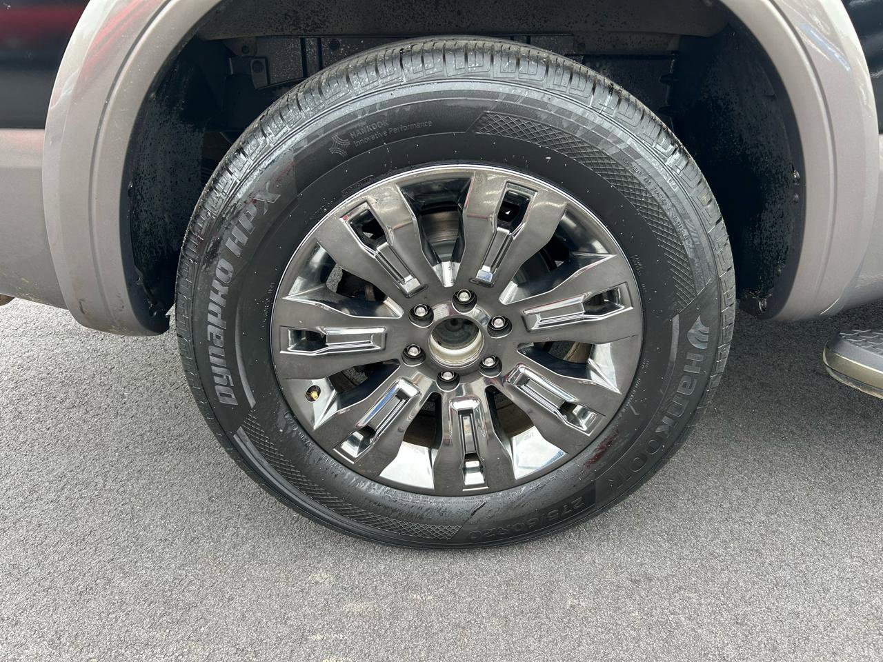 Used 2019 Nissan Titan Platinum Reserve RWD image 11