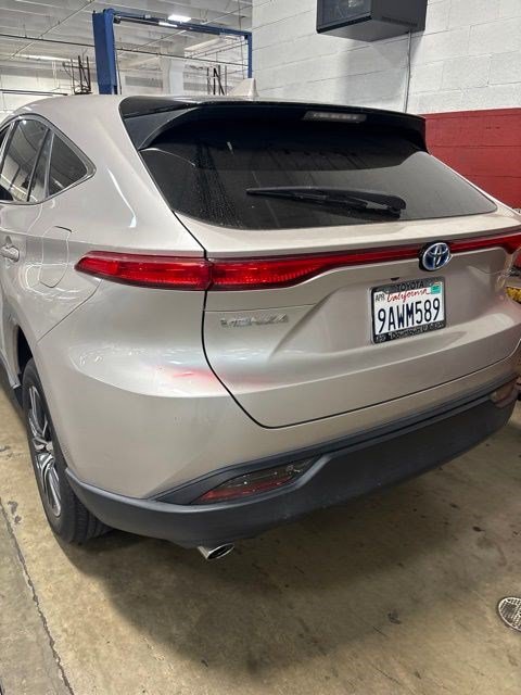 Used 2022 Toyota Venza LE AWD/4WD image 5