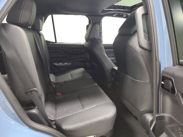 Certified 2025 Toyota 4Runner TRD Off-Road Premium AWD/4WD image 16