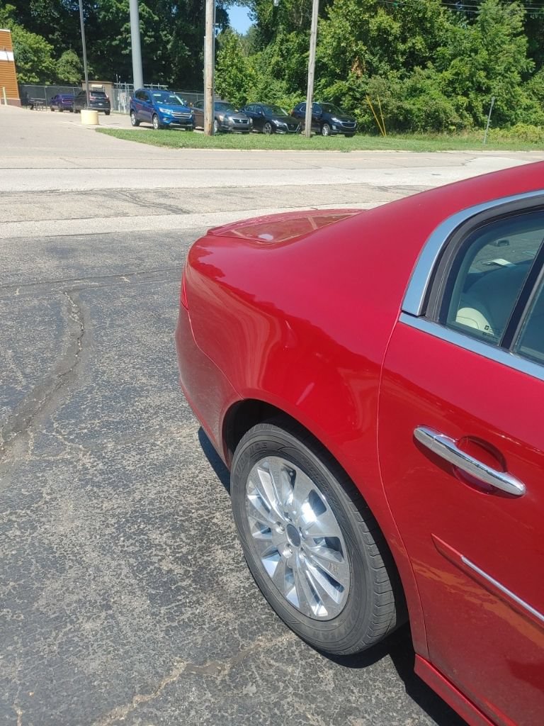 Used 2010 Buick Lucerne CXL w/ Driver Confidence Package FWD image 3