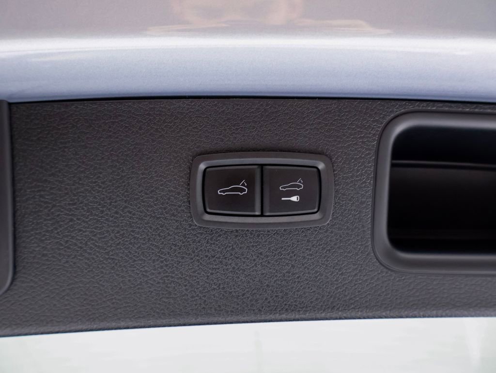 Certified 2024 Porsche Macan w/ Premium Plus Package image 35