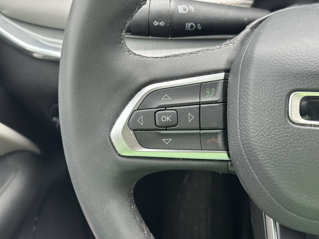 Used 2024 Jeep Compass Limited AWD/4WD image 23