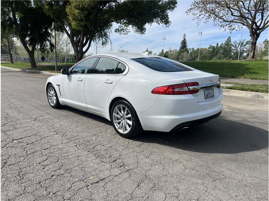Used 2013 Jaguar XF Luxury image 5