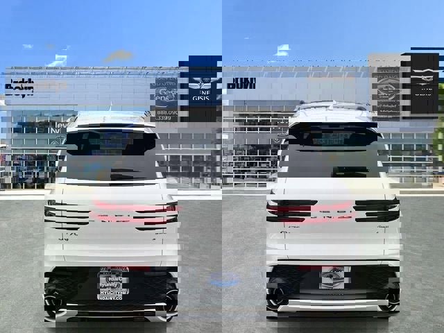 Used 2023 Genesis GV70 2.5T w/ Sport Prestige Package image 5