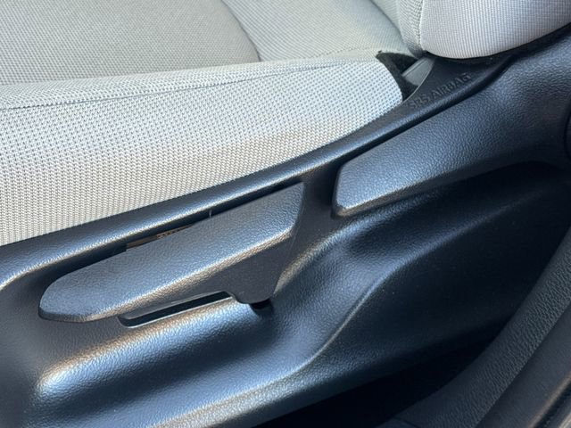 Used 2022 Toyota Corolla Cross L image 21