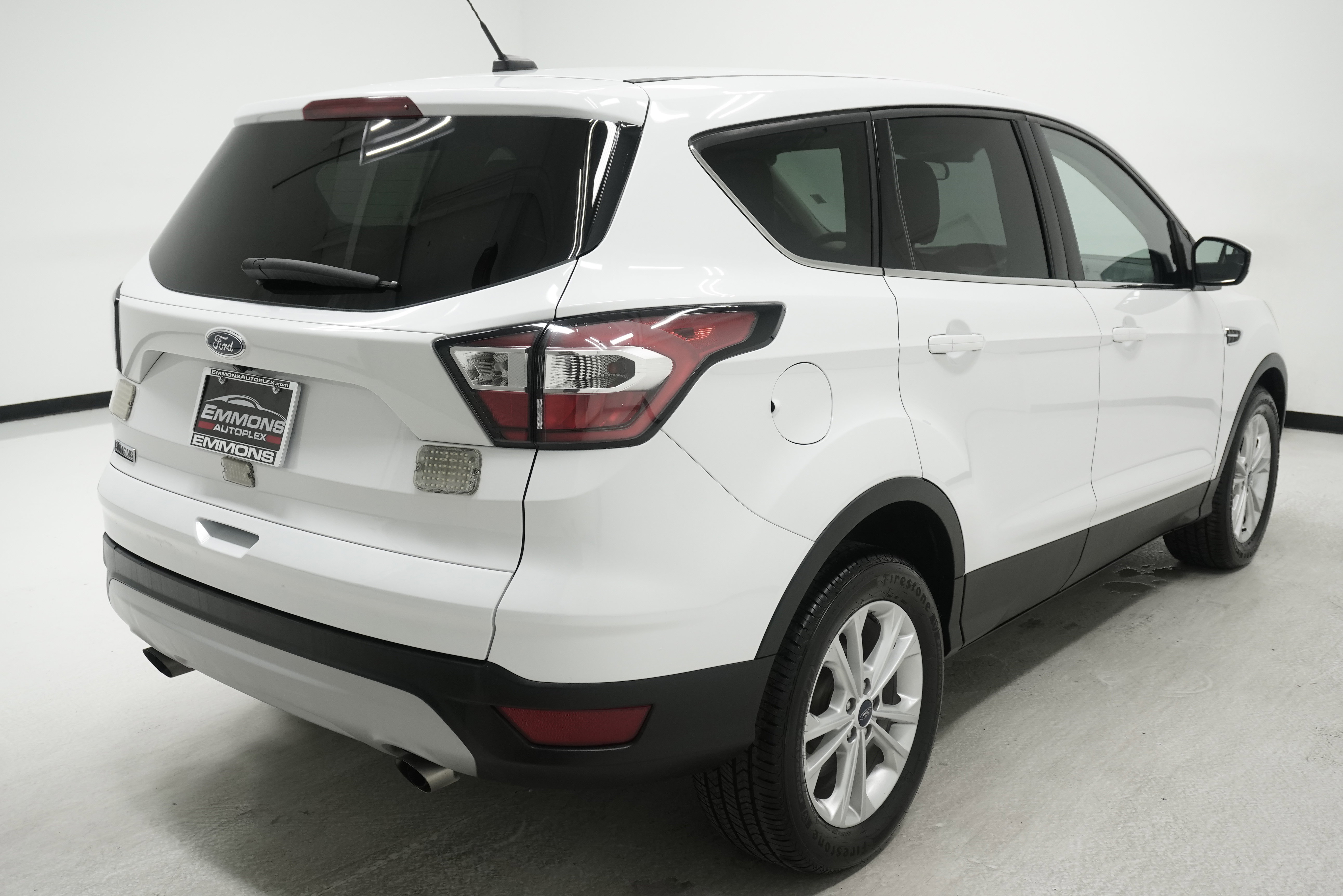 Used 2017 Ford Escape SE FWD image 4
