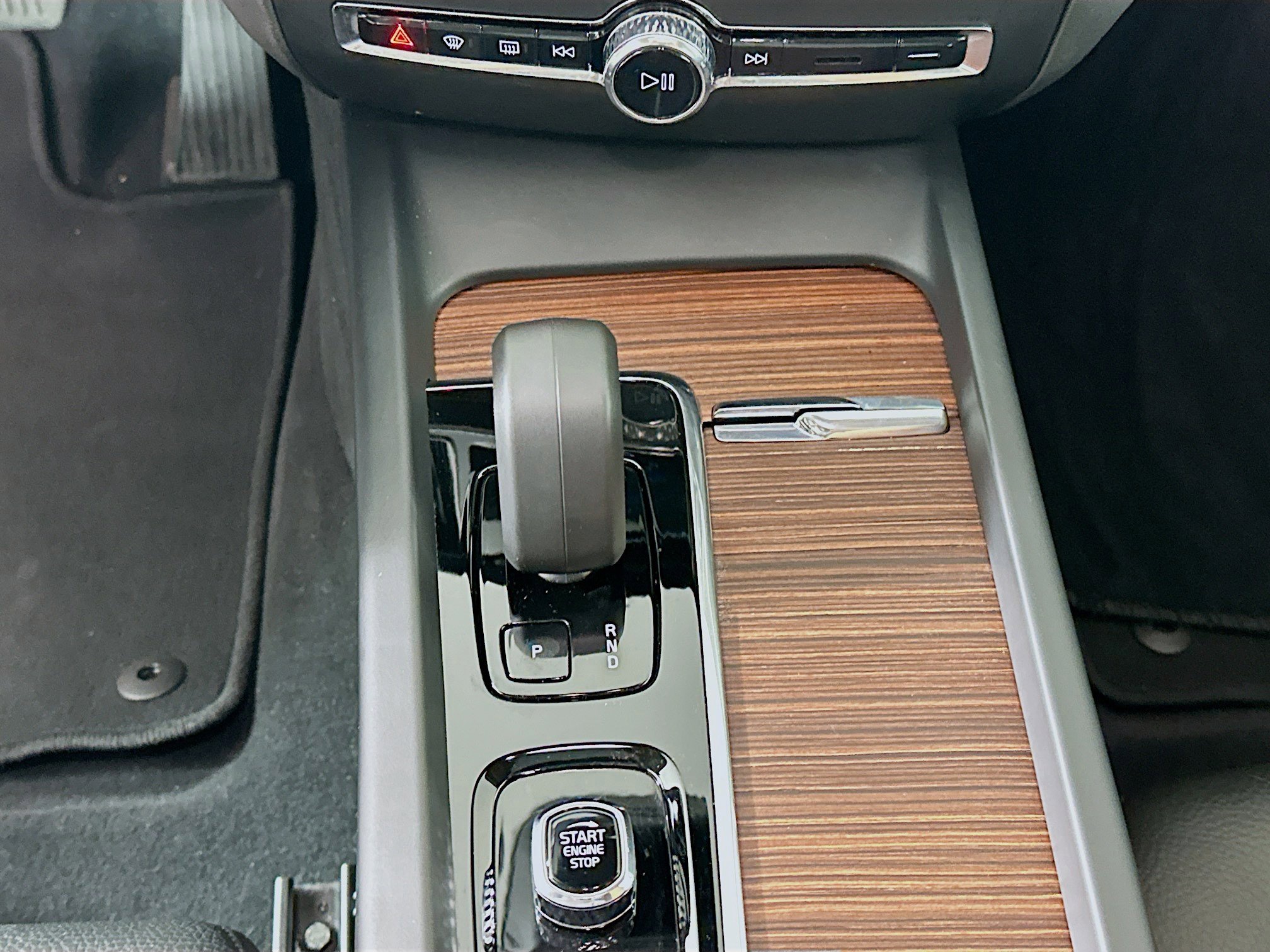 Used 2024 Volvo S60 B5 Plus image 24