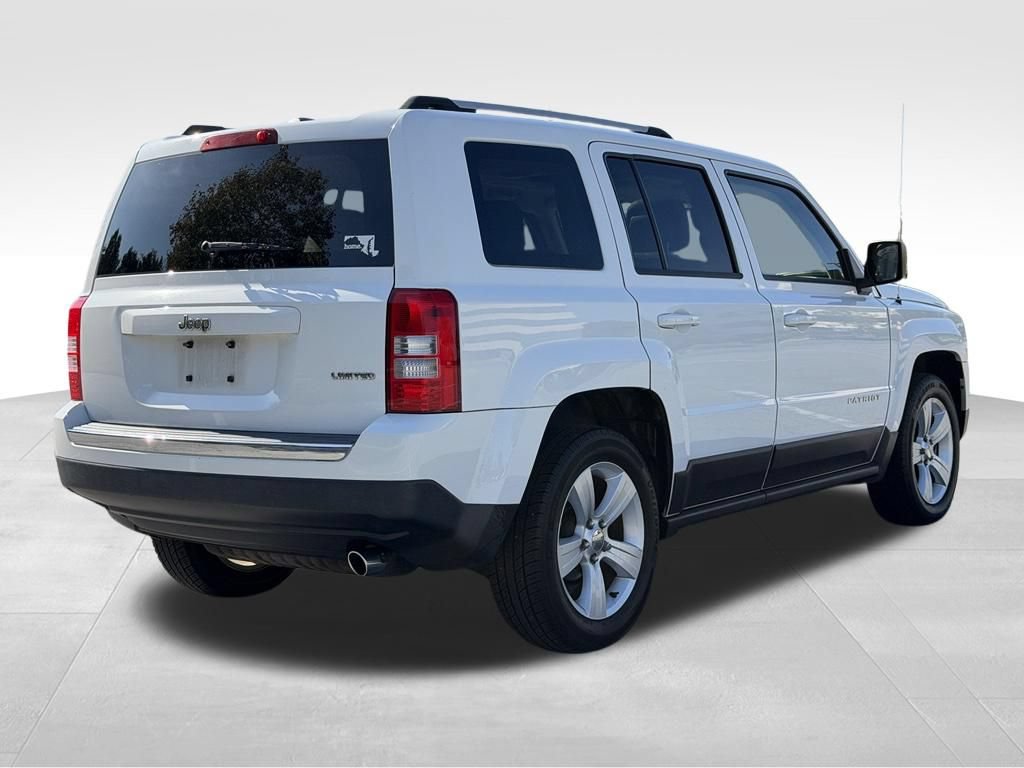 Used 2015 Jeep Patriot Limited w/ Sun/Sound Group FWD image 9
