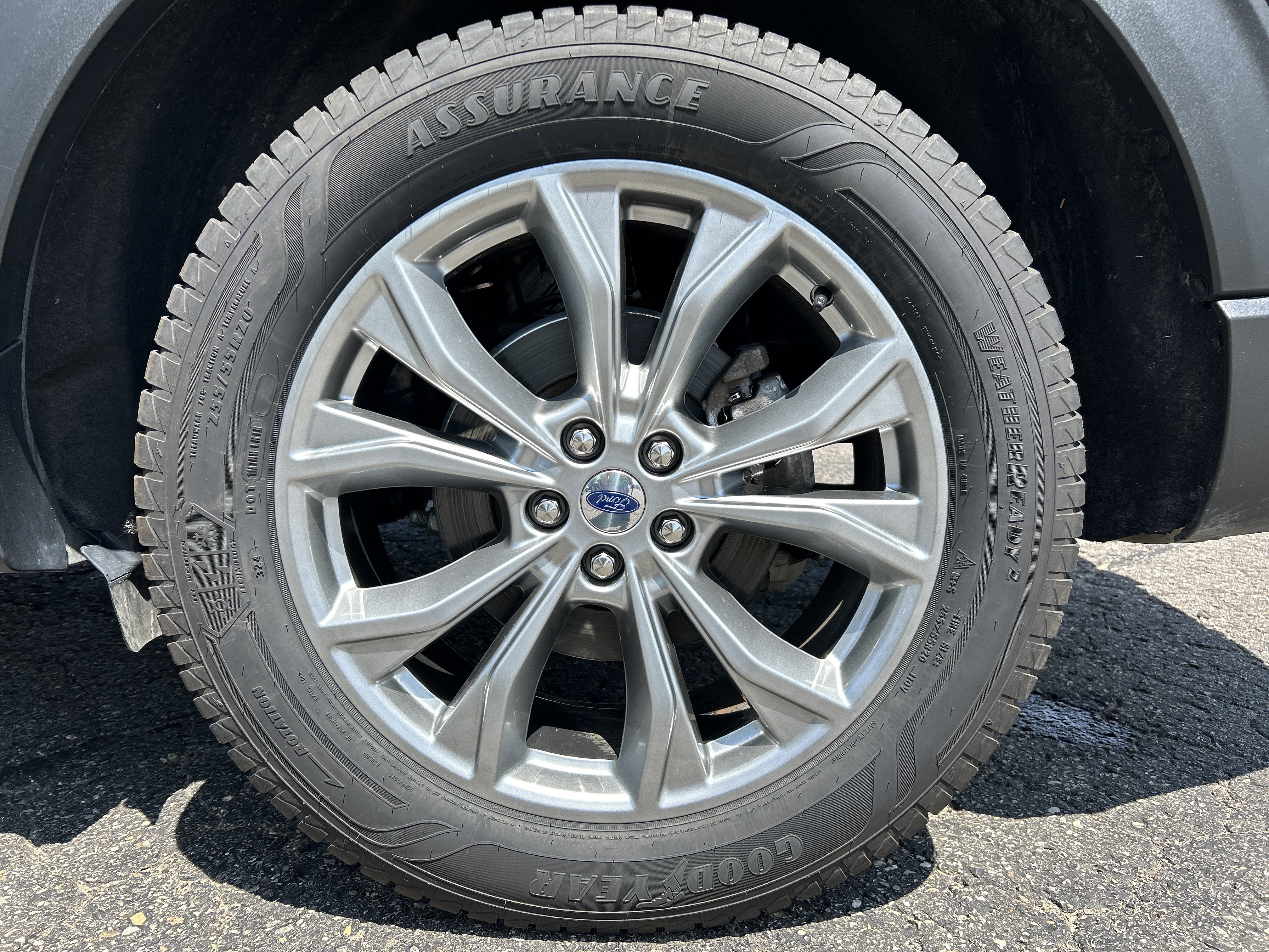 Used 2024 Ford Explorer Limited w/ Equipment Group 301A AWD/4WD image 22