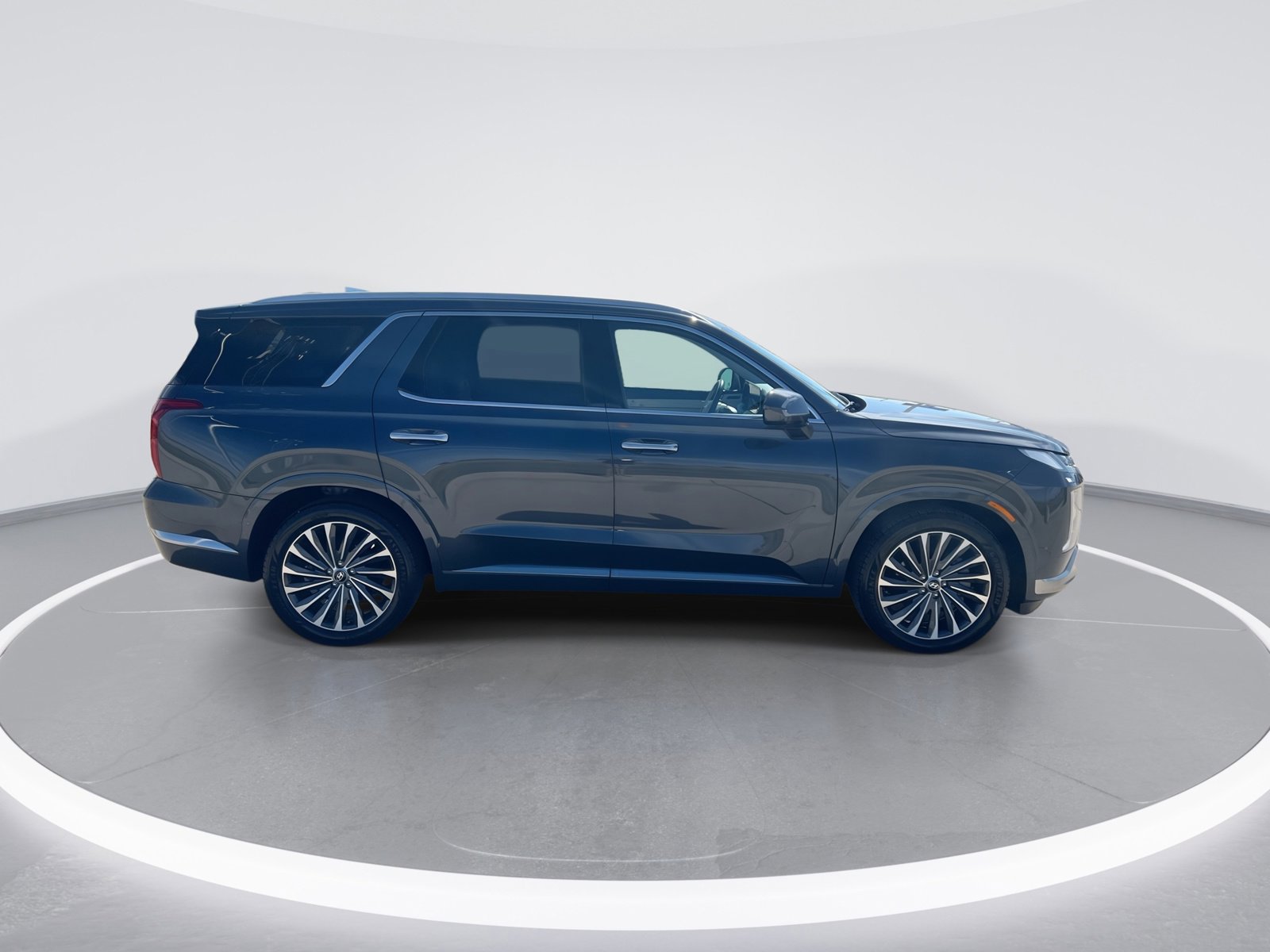 Used 2024 Hyundai Palisade Calligraphy image 9