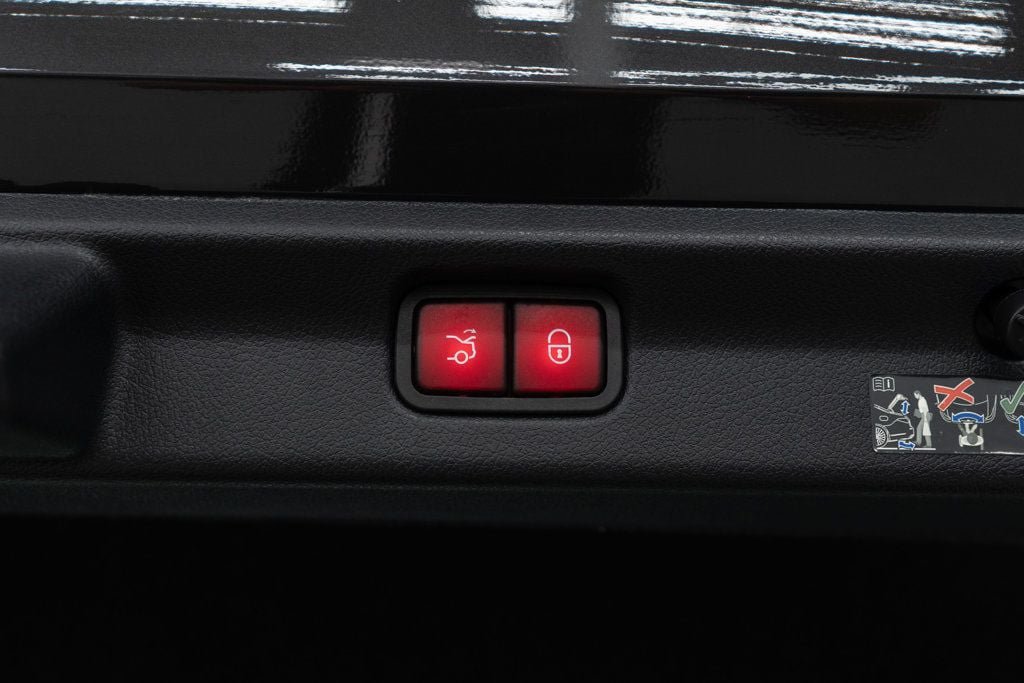 Used 2023 Mercedes-Benz EQE 500 4MATIC Sedan image 37