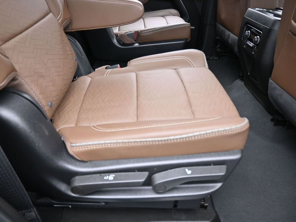 Used 2024 Chevrolet Tahoe High Country image 43