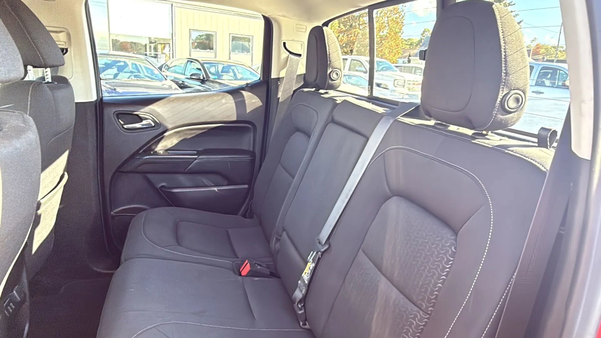 Used 2016 GMC Canyon SLE w/ SLE Convenience Package image 19