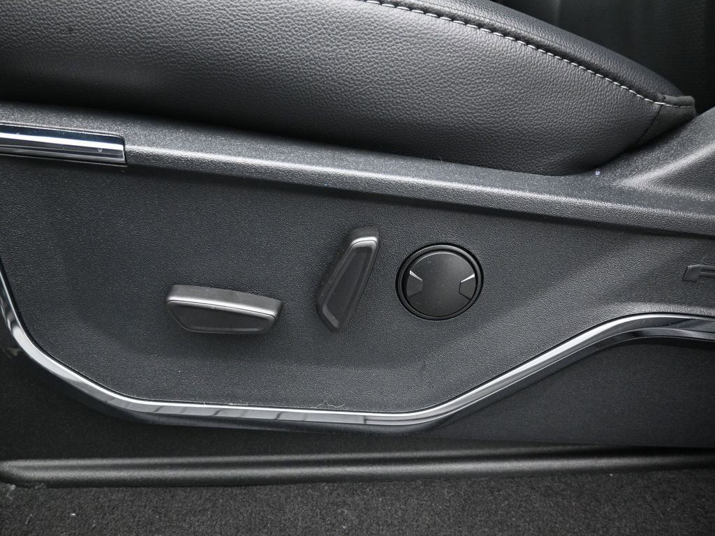 Used 2024 Ford F250 Lariat w/ Tremor Off-Road Package image 11