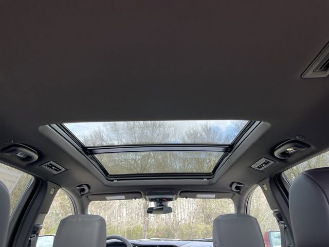 New 2025 Cadillac XT6 Luxury image 30