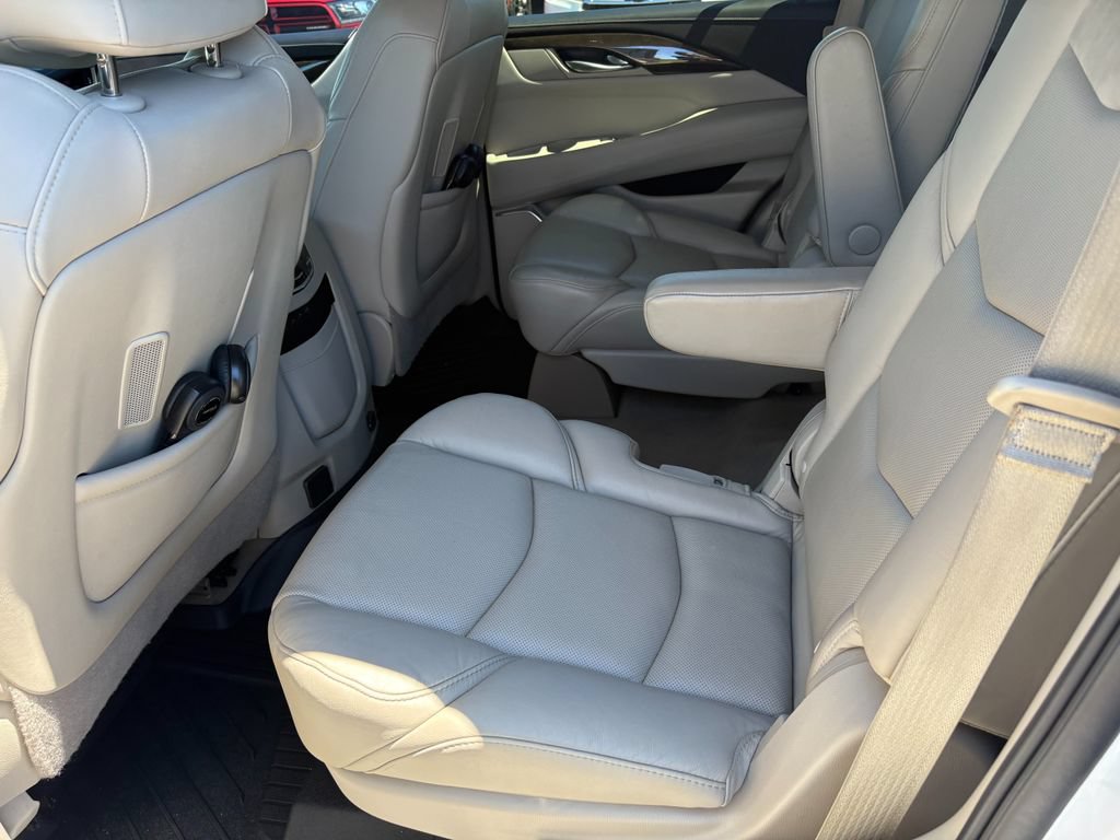 Used 2018 Cadillac Escalade Premium Luxury AWD/4WD image 8