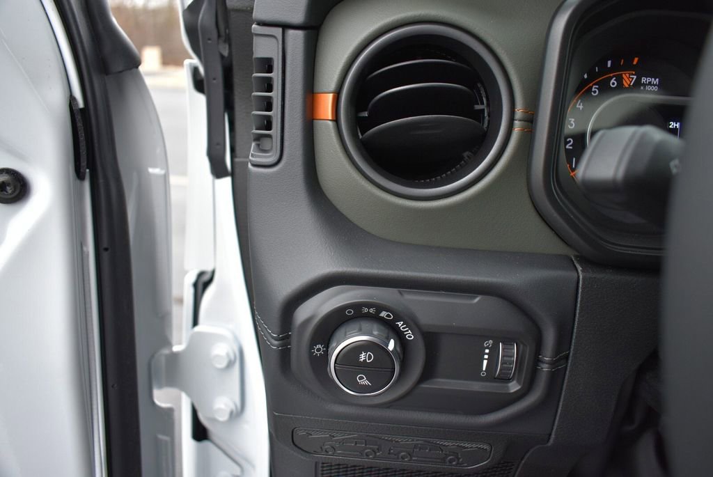 New 2026 Jeep Gladiator Mojave AWD/4WD image 27