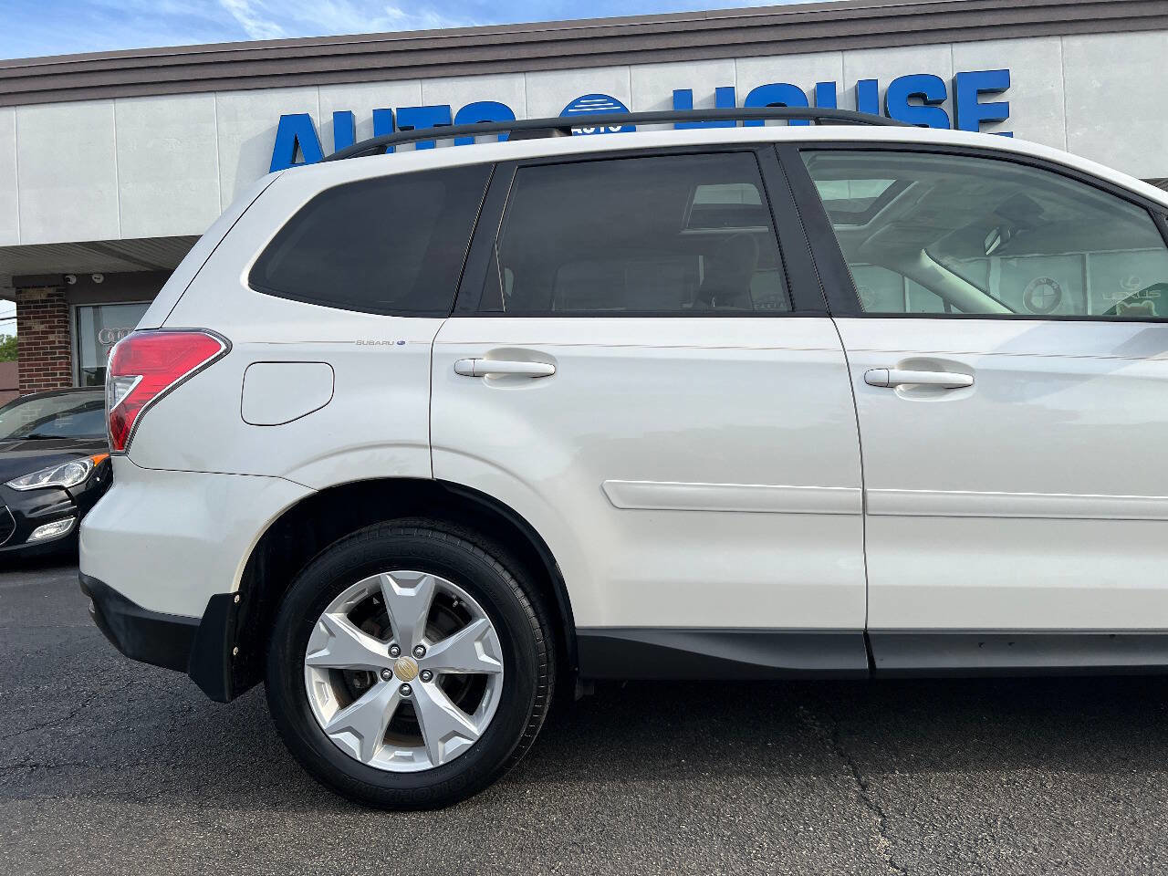 Used 2015 Subaru Forester 2.5i Premium w/ All-Weather Package AWD/4WD image 39