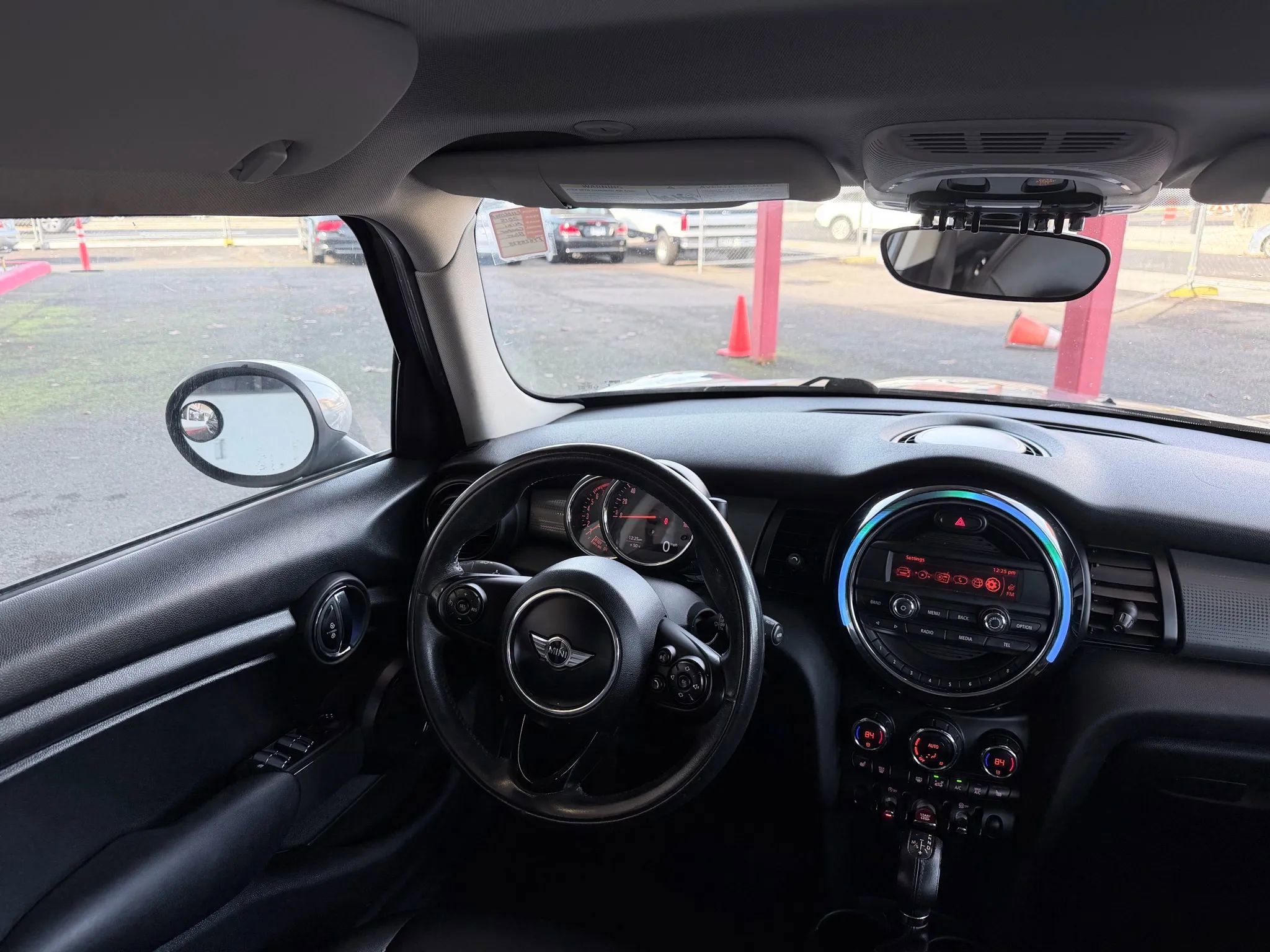 Used 2015 MINI Cooper 4-Door Hardtop image 10