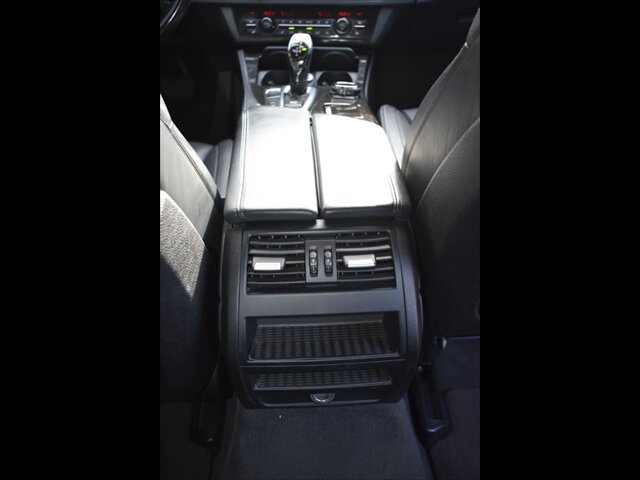 Used 2016 BMW 550i Sedan image 27