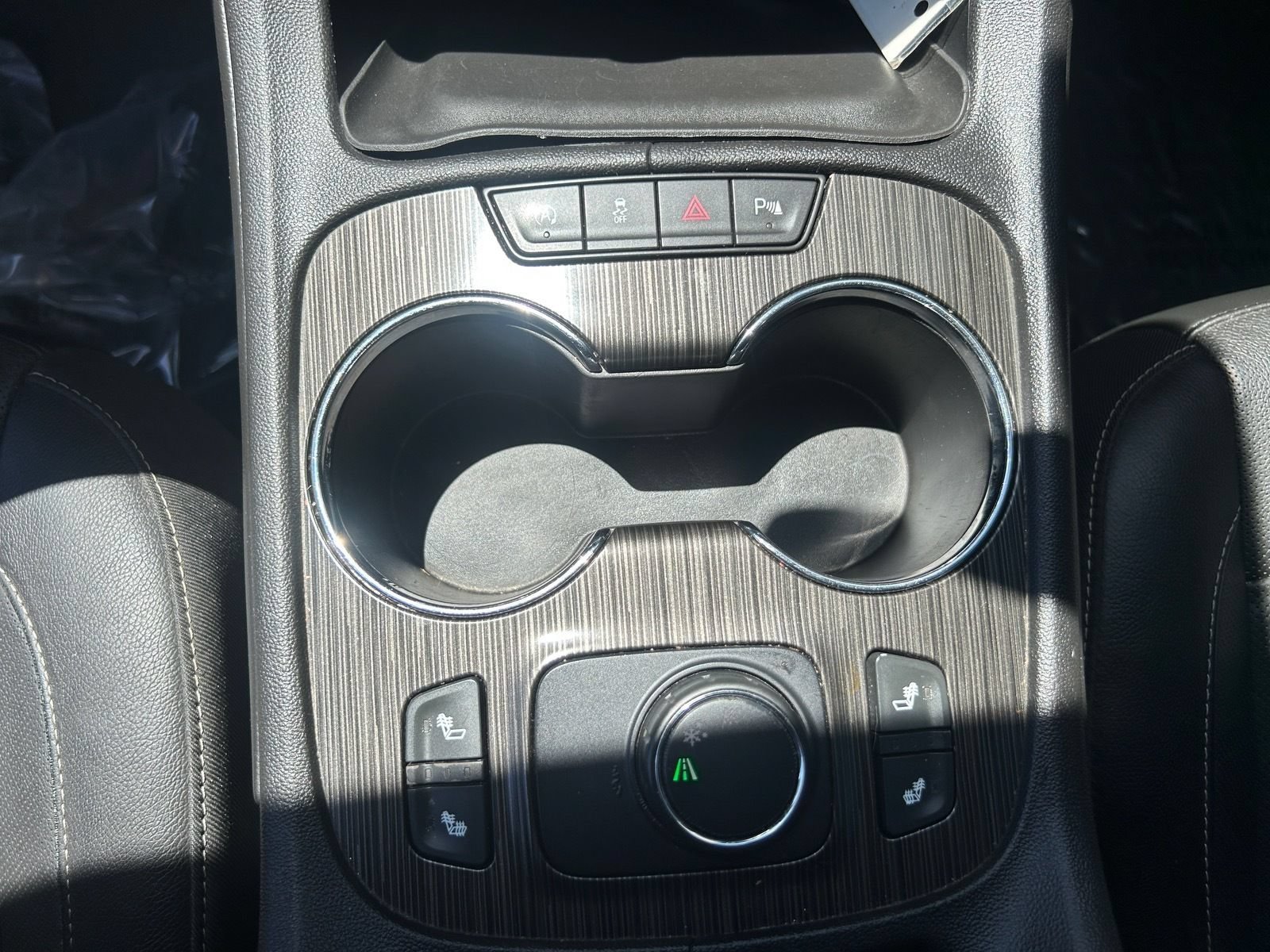 Used 2020 GMC Acadia SLT FWD image 28