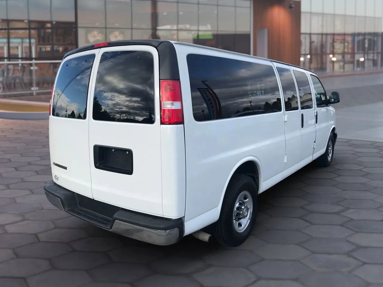 Used 2016 Chevrolet Express 3500 LT w/ LT Preferred Equipment Group image 5