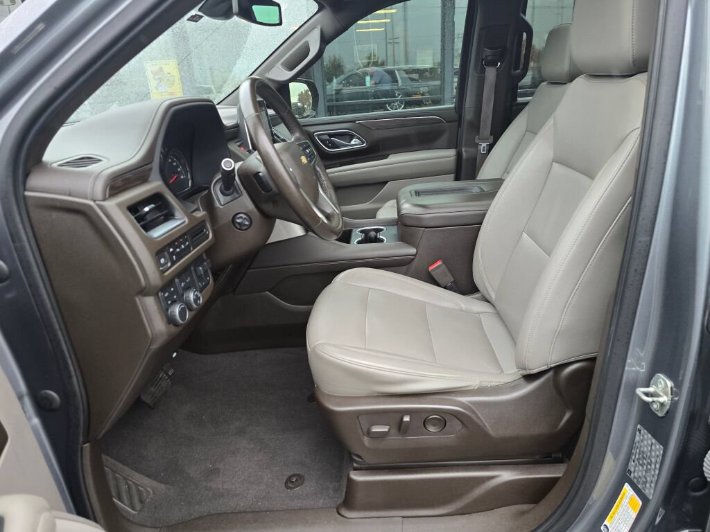 Used 2021 Chevrolet Suburban LT w/ LT Signature Package AWD/4WD image 16