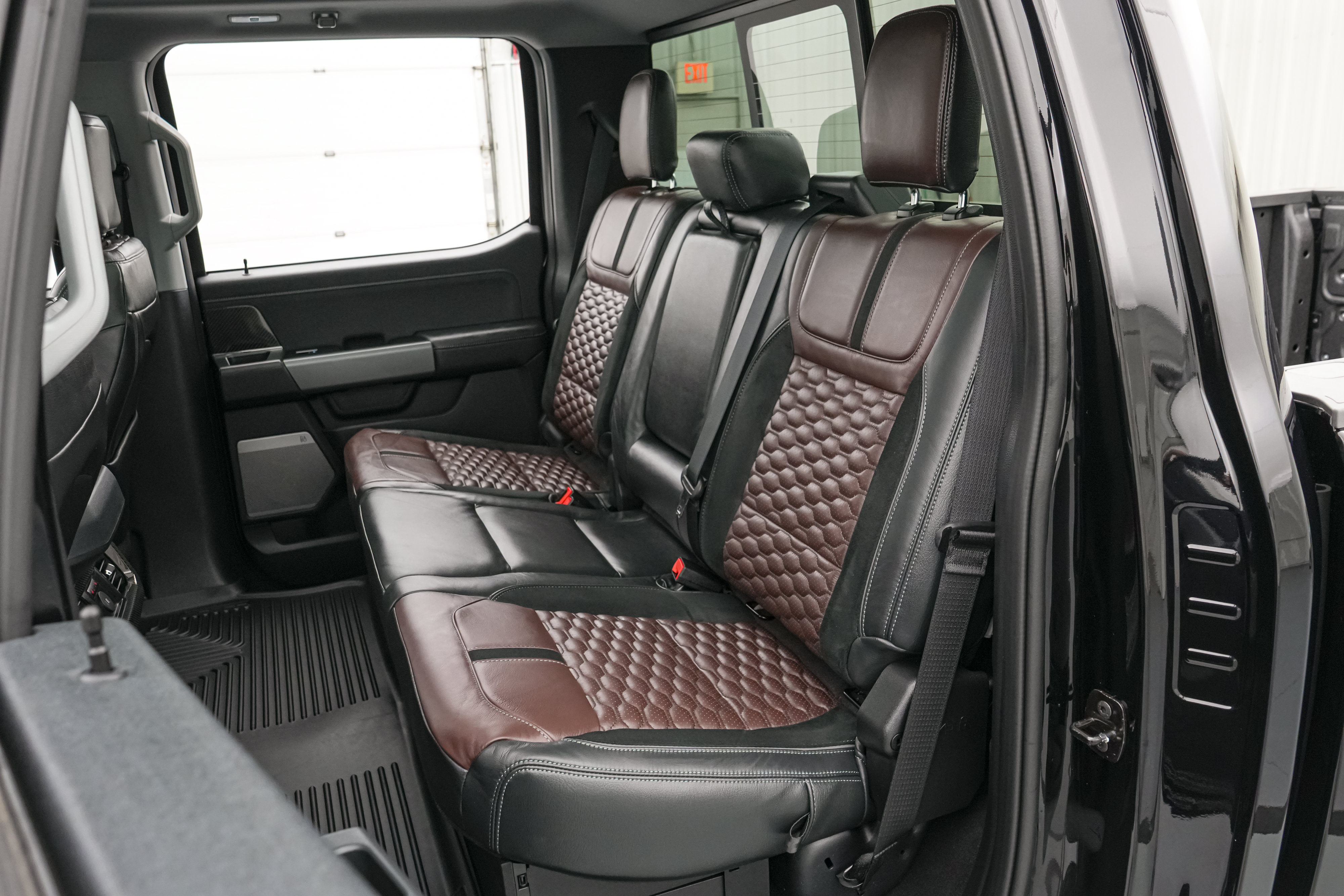 New 2026 Ford F250 Lariat w/ Black Appearance Package AWD/4WD image 34