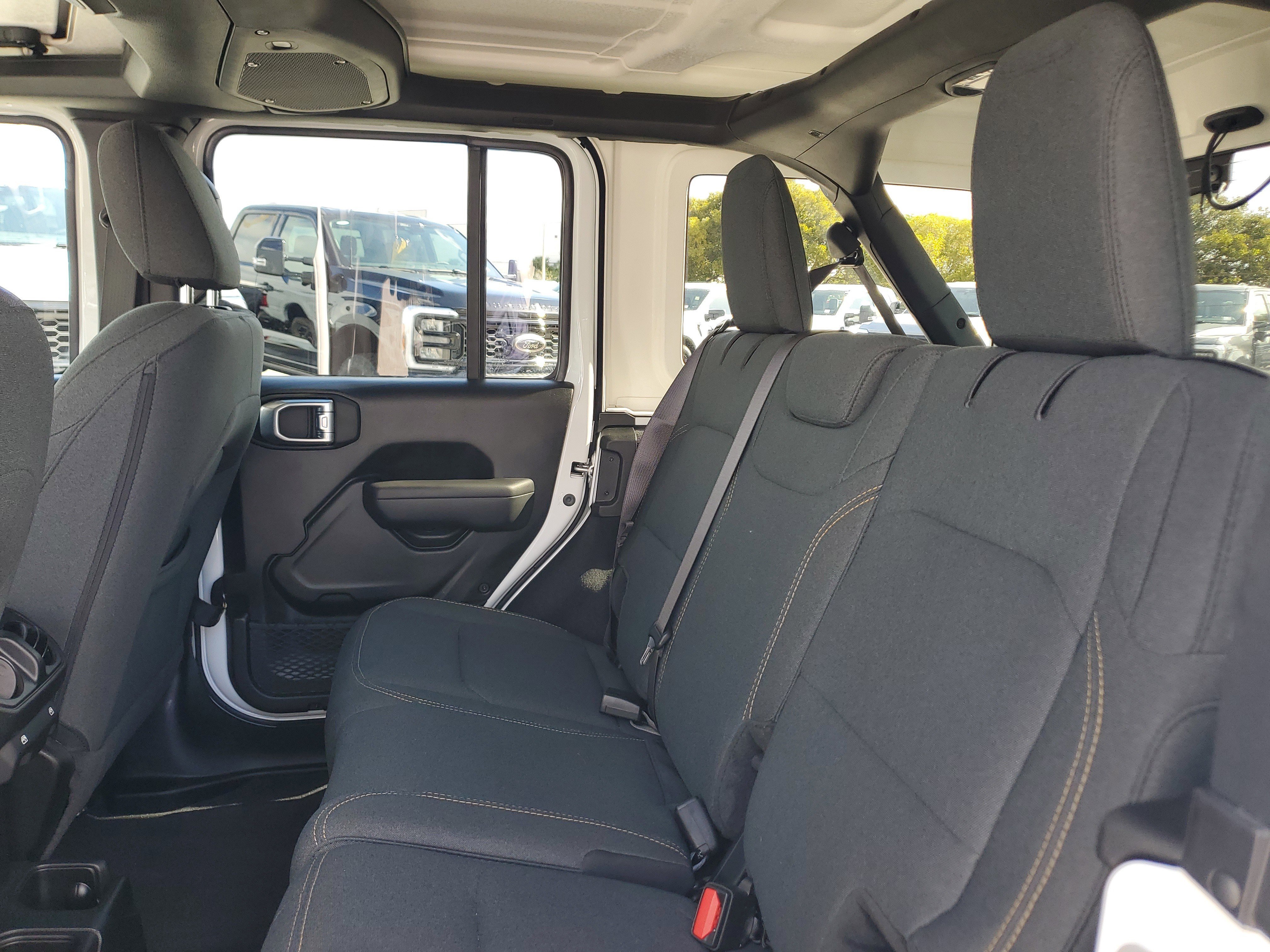 Used 2024 Jeep Wrangler Unlimited Sport AWD/4WD image 12