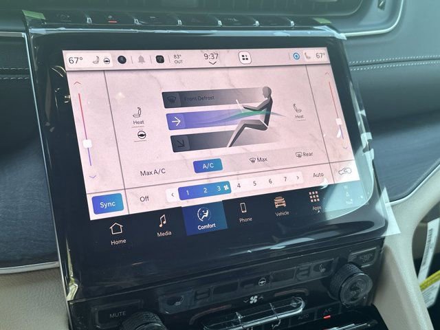 New 2025 Jeep Grand Cherokee Limited w/ Black Appearance Package image 26