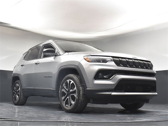 Used 2022 Jeep Compass Limited image 30