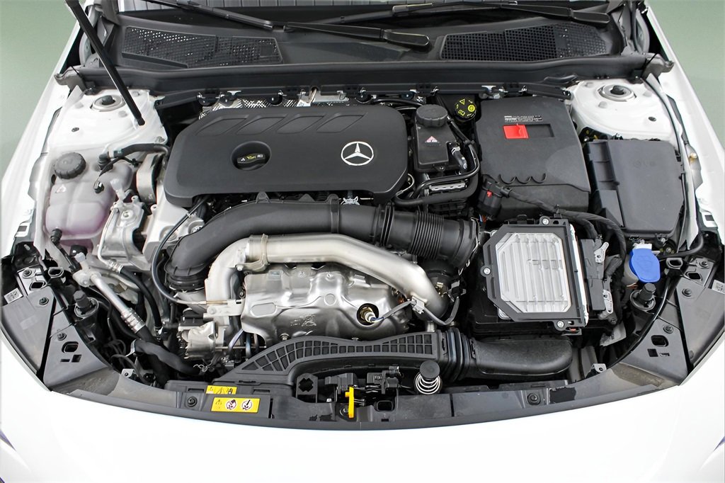 Used 2025 Mercedes-Benz CLA 250 image 31