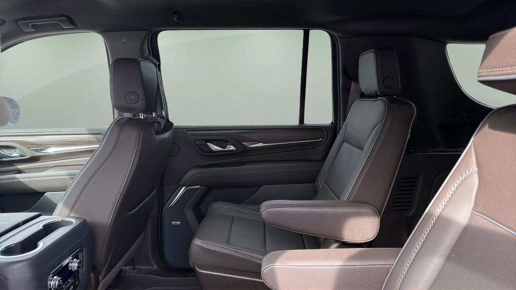 Used 2024 GMC Yukon XL Denali w/ Advanced Technology Package image 15