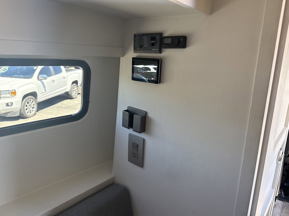Used 2022 Mercedes-Benz Sprinter 2500 image 18